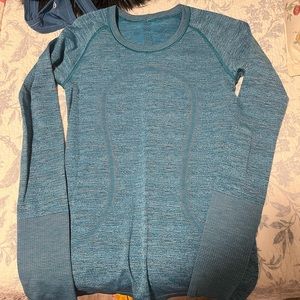 Lululemon Swiftly Tech Long Sleeve- Size 6
